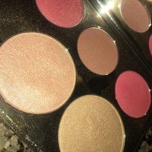 Becca x Jaclyn Hill Champagne